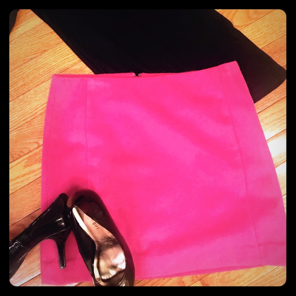 Pink wool mini skirt